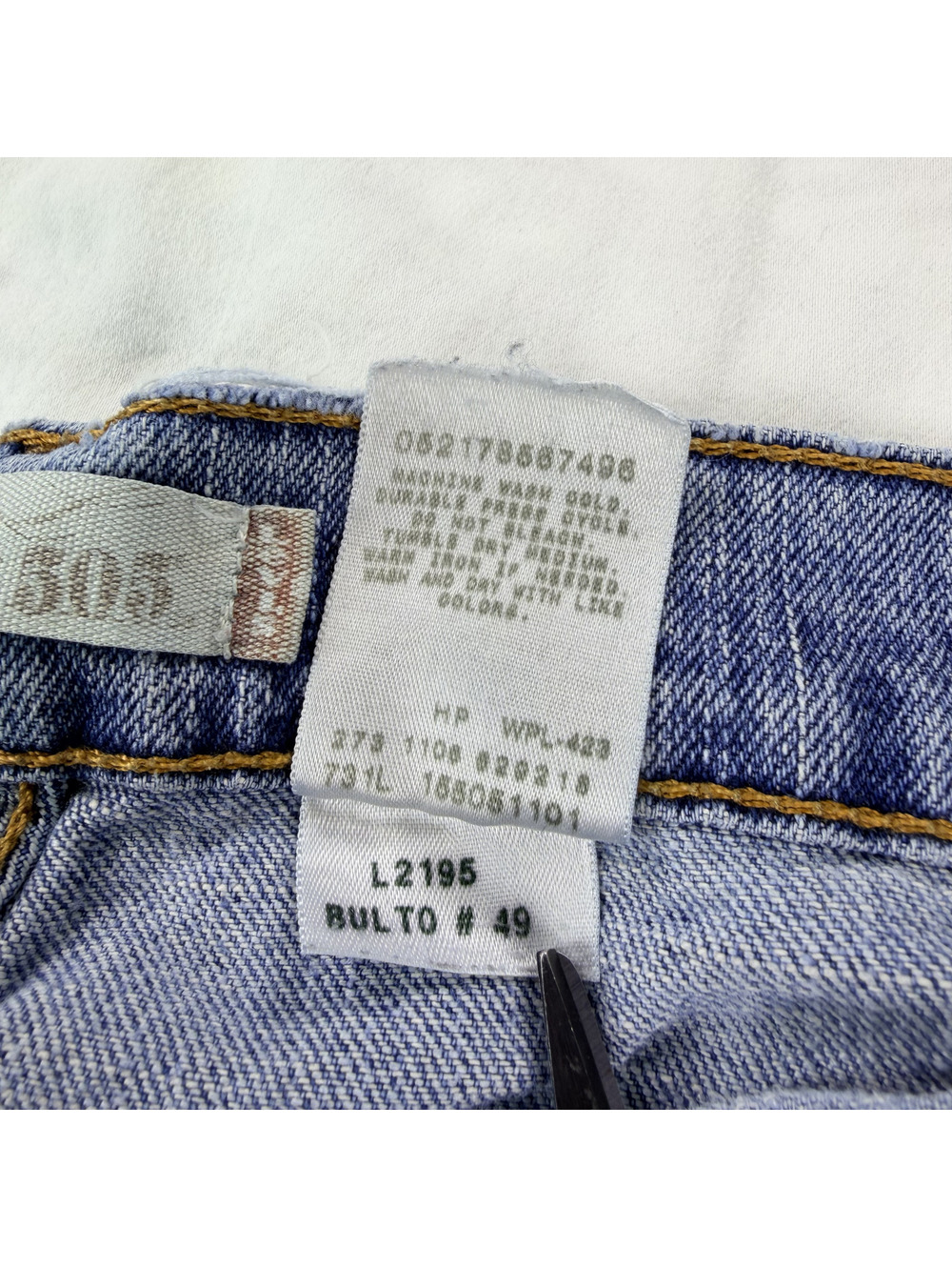 Levi's 505 Women's Jeans Size 6 M Distressed Straight Leg Y2K Faded Blue Denim - Picture 8 of 15